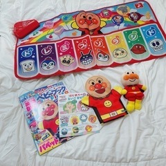 アンパンマン足ふみピアノ　アンパンマン人形　おもちゃ