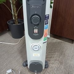 ★［八4766］デロンギ　オイルヒーター　RHJ10F1015-DGの画像