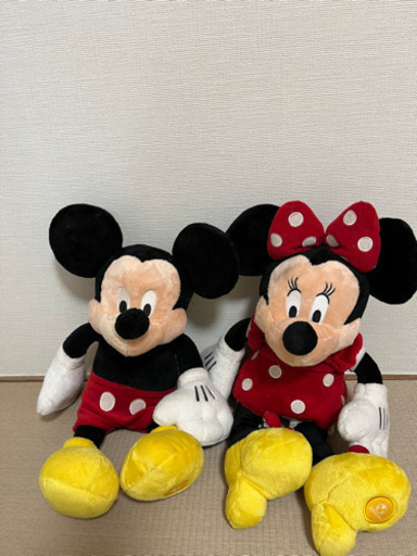 ディズニー　ミッキーとミニーぬいぐるみ
