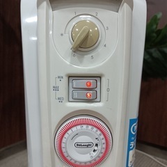 ［八4768］デロンギ　オイルヒーター　D071249EFの画像