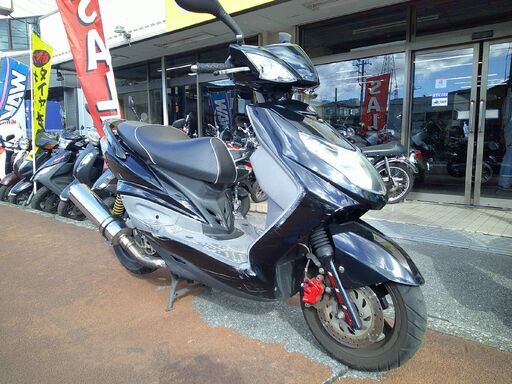 NO.5152　シグナスＸ　ＳＲ　フューエルインジェクション車　カスタムマフラー　アルミステップ　各メッキパーツ　ブラック