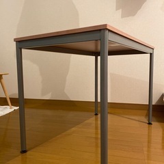 テーブルピンク(ネットで8000円くらいでした)差し上げますの画像