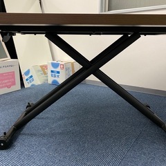 引越し/事務所移転/油圧式のテーブルの画像