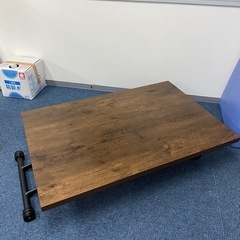 引越し/事務所移転/油圧式のテーブルの画像