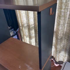 パソコンデスクの画像