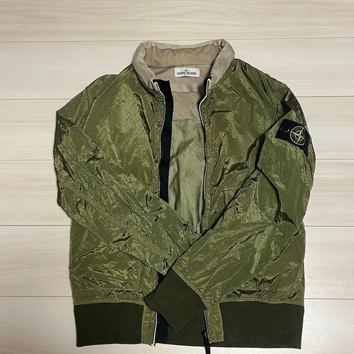 ストーンアイランド　ナイロンジャケット　カーキ