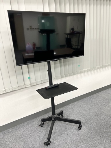 人気 【お渡し確定】TV (テレビ台付き)