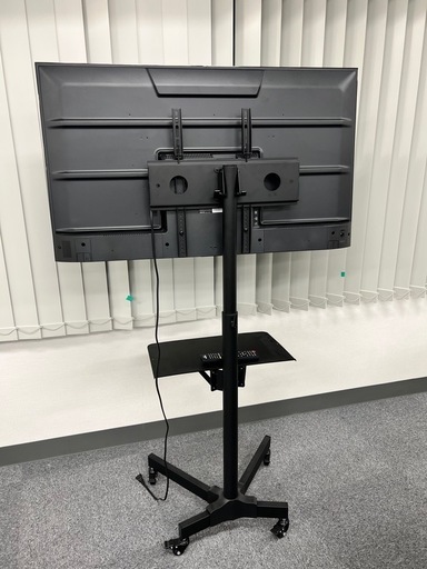 【お渡し確定】TV (テレビ台付き)