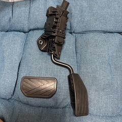 スズキ車　アスセルペダル　ブレーキ