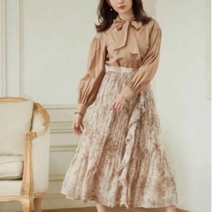 Herlipto Pleated Chiffon Long Skirtの画像