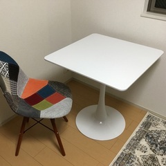 ダイニングテーブル(椅子あり)