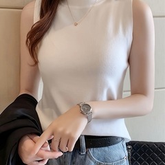 【新品未使用】ノースリーブニット タイトフィット クルーネックの画像