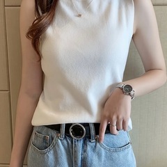 【新品未使用】ノースリーブニット タイトフィット クルーネックの画像