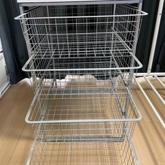 イケア　4段フレーム　天板付き　アントーニウスの画像