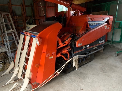 R1-241▲コンバイン！クボタ！420×42×84！クローラー 2年前交換済み！エンジン D1105！山形県最上町から！グレンタンク！値下げ交渉！3条