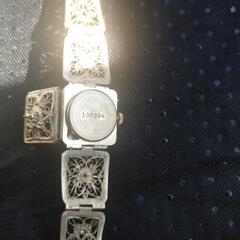 綺麗な腕時計の画像