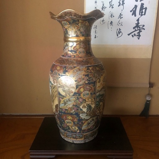 薩摩焼 特大 飾り壺 飾壺 花瓶 花器 陶器 骨董品 馬と武者 武士 美人 風林火山 武田信玄 金彩 台付き、値下げしました。