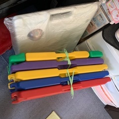 ベビーサークル１つと歩行器１つ
