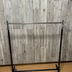 【週末限定お値下げ中】ハンガーラックの画像