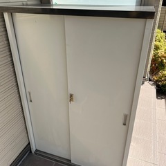 イナバ物置の画像
