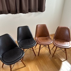 ダイニングチェア　イームズチェアの画像