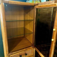 【武蔵小山店】 KAZAMA カザマ　ラタンシェルフ ラタンチェスト ラタンキャビネット ラタン 藤 籐家具 ランドリー キャビネット ガラス　昭和　レトロ　昭和レトロ　古民家　古道具の画像