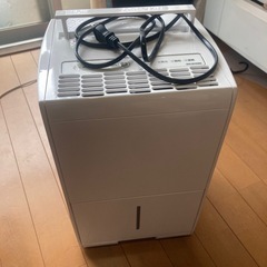 除湿機 アイリスオーヤマ　除湿機コンプレッサー式 14畳 5.6L IJC-J56の画像
