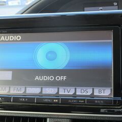 トヨタ　ノア　ハイブリッドＸ★1年保証★ロードサービス付　純正９型ナビ　地デジ　バックカメラ　Ｂｌｕｅｔｏｏｔｈ　左側パワースライド　ＥＴＣ　スマートキー　プッシュスタート　２列目ロールサンシェード　オートライト　ＬＥＤヘッドライト　純正１５ＡＷの画像