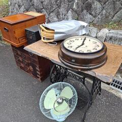 出雲大秋の社骨董市 − 島根県