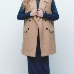★ZARA　ブークレロングベストの画像