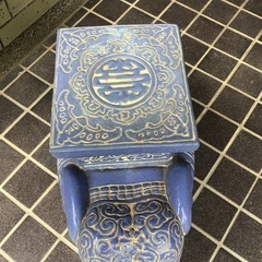 30年前に福岡のインテリアセレクトショップで購入した象の花台の画像