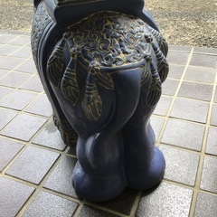 30年前に福岡のインテリアセレクトショップで購入した象の花台の画像