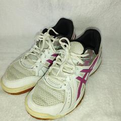 アシックスの25cmバレーボールシューズ、初心者女性向け、中古の画像