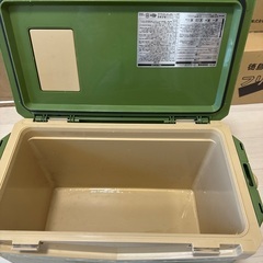 釣り　クーラーボックスの画像