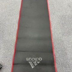 adidas ヨガマットの画像