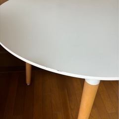 【ほぼ美品】白い丸テーブル　直径80cmの画像
