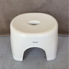 【値下げしました】風呂イス バス用品 ホワイト 　Emeal