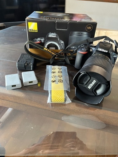 【レンズ•予備バッテリー付】Nikon 一眼レフ　D5600 18-140 VR レンズキット
