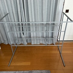 伸縮押入れハンガーラックの画像