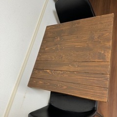 ダイニングテーブル
の画像