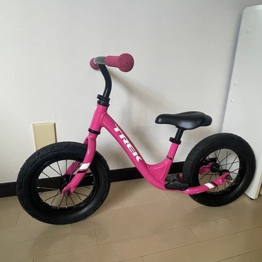 子供用自転車 TREK Kickste12インチ　ピンク キックバイク