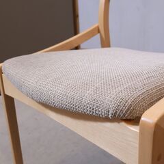 NAGNO INTERIOR(ナガノインテリア)のLARGO(ラーゴ)メープル材 ダイニングチェア 2脚セット。シンプルな北欧スタイルやカフェ風におススメのダイニングチェア。便利なスタッキング機能付の画像