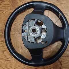 v37スカイラインハイブリド前期型用純正ステアリング（更に値下げしました！）の画像