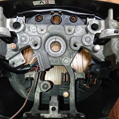 v37スカイラインハイブリド前期型用純正ステアリング（更に値下げしました！）の画像