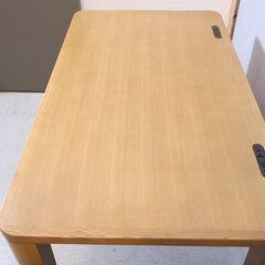 OTSUKA(大塚家具製造)のリベルタ デスク＆ワゴンです。学習机とキャビネットワゴンがセットになったシンプルなデザイン。タモ材のナチュラルな表情がお部屋に自然に溶け込んでくれます。の画像