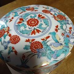 蓋付き小鉢(有田焼　香泉作)の画像
