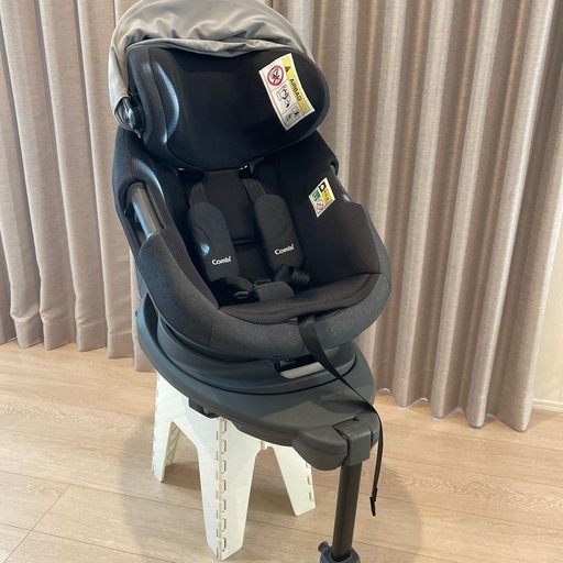 コンビ　　チャイルドシート