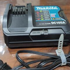 マキタ　充電器　DC10SA  10.8V用の画像
