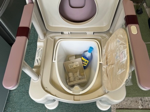【リサイクルサービス八光】未使用　パナソニック ポータブルトイレ ラフィーネ(座楽) 長穴プラスチック便座(前後傾斜脚付き) ミスティ