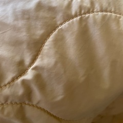 カーキ キルティングベスト ノースリーブの画像